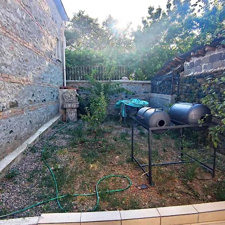 Julia's Village * Korce